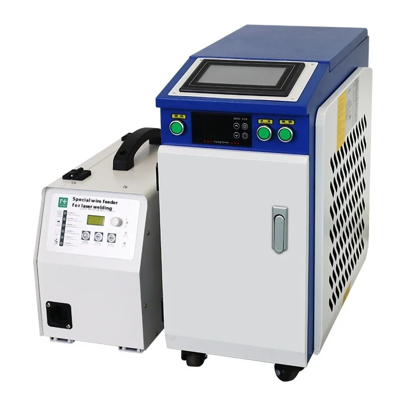 Industrial Handheld Laser Welding Machine - 高出力のハンディ型産業用レーザー加工機。ステンレス鋼板や鉄板の錆除去、およびスポット溶接に使用。