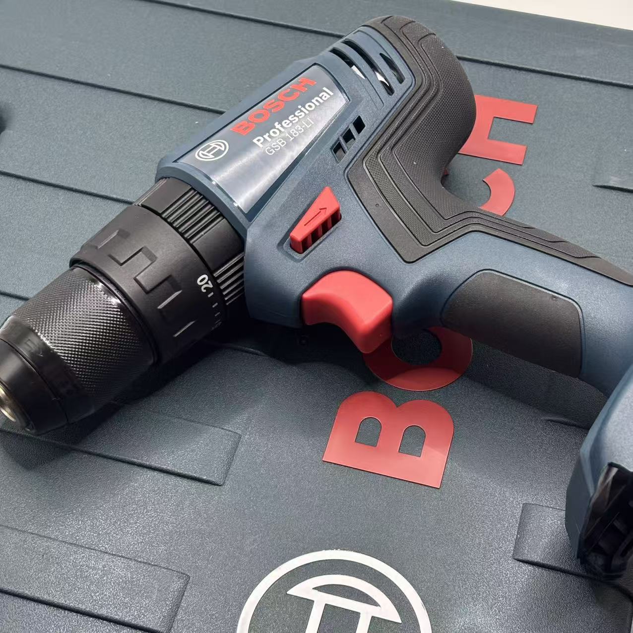 ボッシュ GSB 183-LI 18V ブラシレスインパクト - Bosch Drill Gsb 18V のレビューと価格